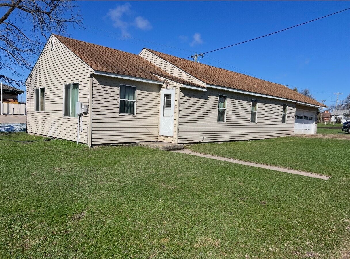 Photo - 16 Jacobson Ln