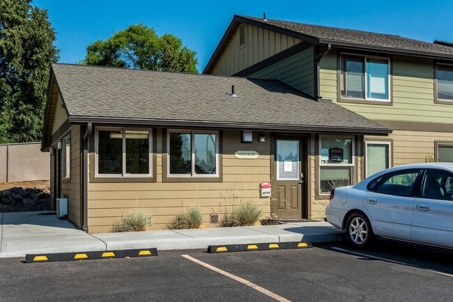 Photo - 2050 SW Timber Ave