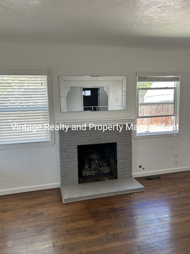 Photo - Updated 2 Bedroom Classic Home That's Ready To Go!!!