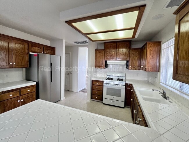 Photo - 2233 E Christopher Dr