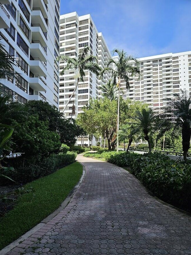 Building Photo - 600 Three Islands Boulevard