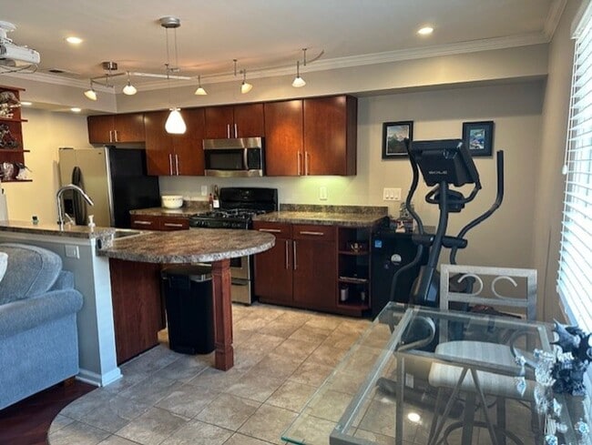 Photo - COMING SOON! Attractive Condo, Lots of Upgrades! Walk to UK! W/D, Off-Street Parking