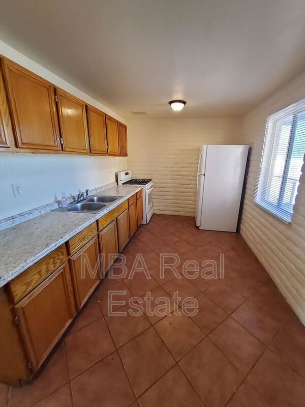 Photo - 318 W 2nd Ave Unit Apt C