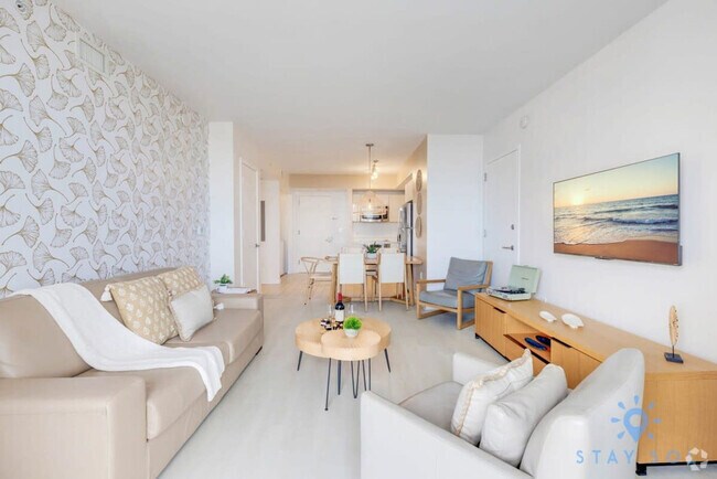 Building Photo - 2602 E Hallandale Beach Blvd Rental