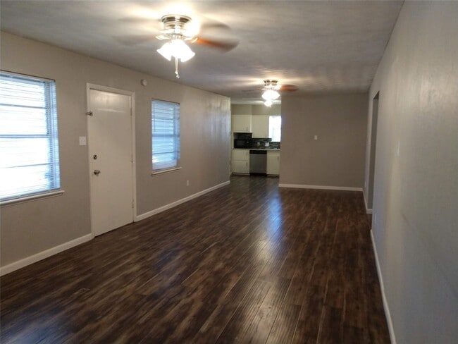Photo - 2830 7th Ave N