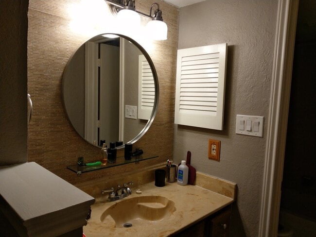 Photo - 2311 Balsam Dr Unit H114