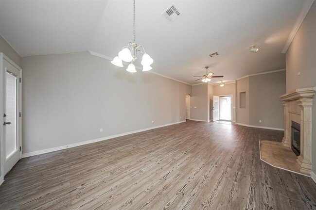 Photo - 9423 Peachtree Ln