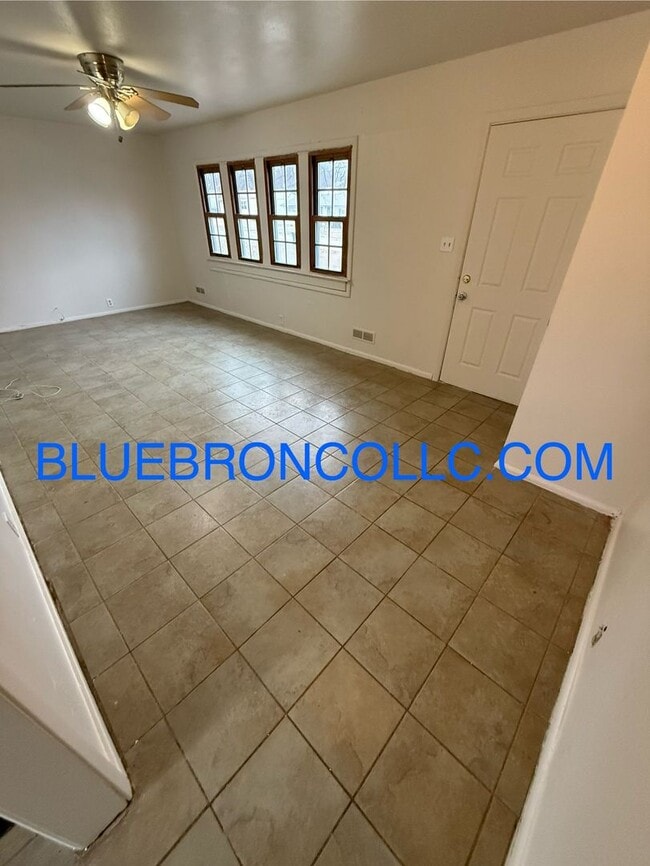 Photo - Nice house, great location!