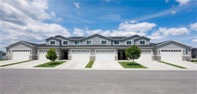 Building Photo - 225 950 E Unit 74
