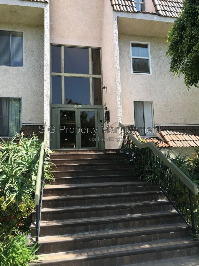 Photo - 409 Burchett St Unit 104