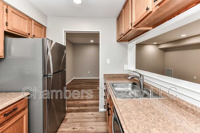 Photo - 8616 Shadwell Dr Unidad 63