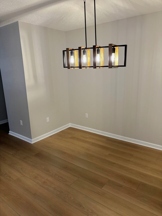 Photo - 319 7th Street Pl SW