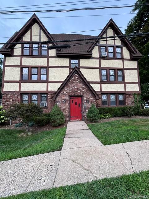 Building Photo - 44 Oakwood Rd Unit 1E