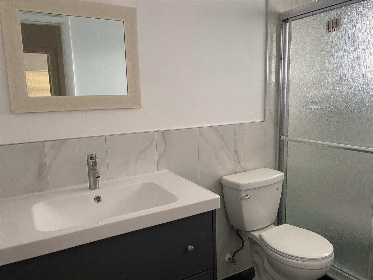 Photo - 5400 Hollywood Blvd Unidad 14