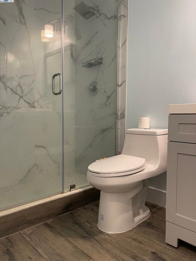 Photo - 1251 Burnett St