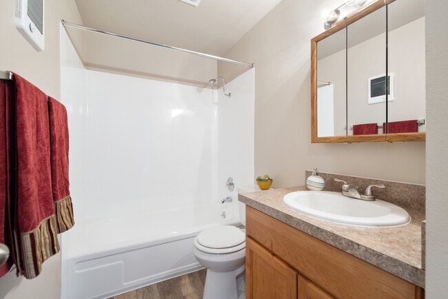 Photo - Chelan Apartments