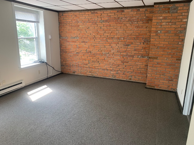 Building Photo - 244 Main St Rental