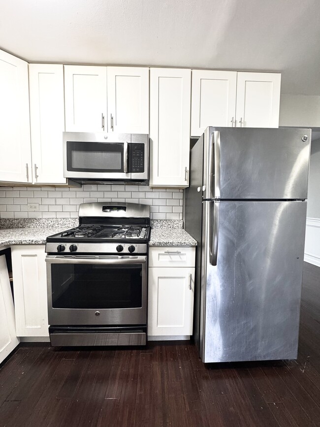 Photo - 5644 W 105th St