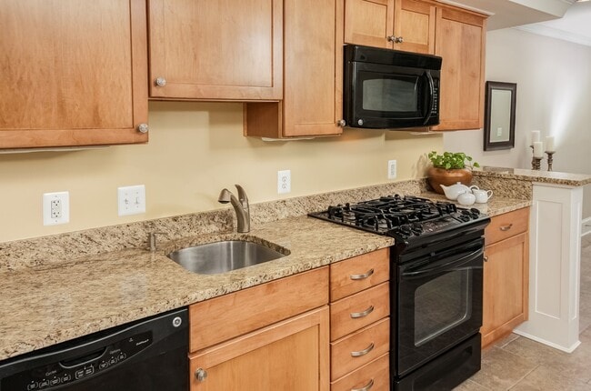 Photo - 513 7th St SE Unit BSMT