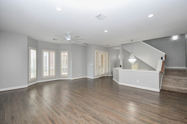 Photo - 1016 Studer St
