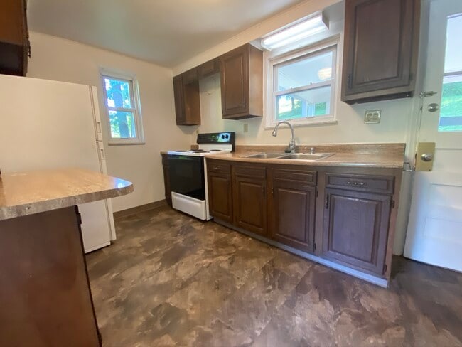 Kitchen - 4443 Clairton Blvd