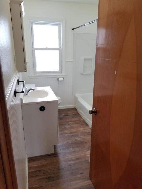 Photo - 304 Beech Spring St