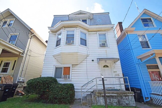 Building Photo - 229 Atkinson St Unit 1