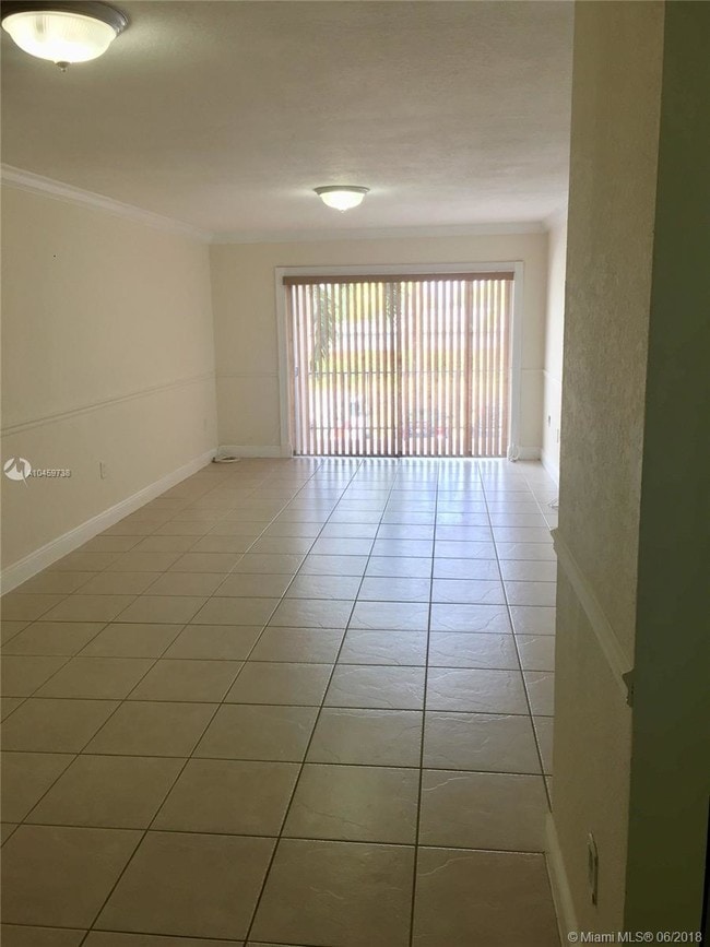 Building Photo - 9403 SW 76th St Unit 301