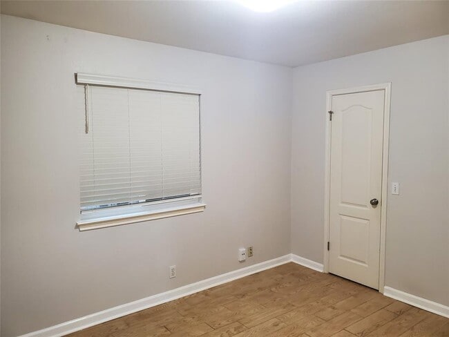 Photo - 2305 E Riviera Dr