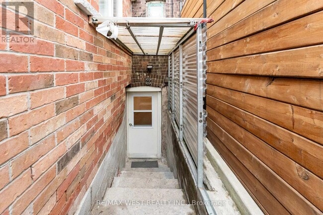 Photo - 12 Gillespie Ave