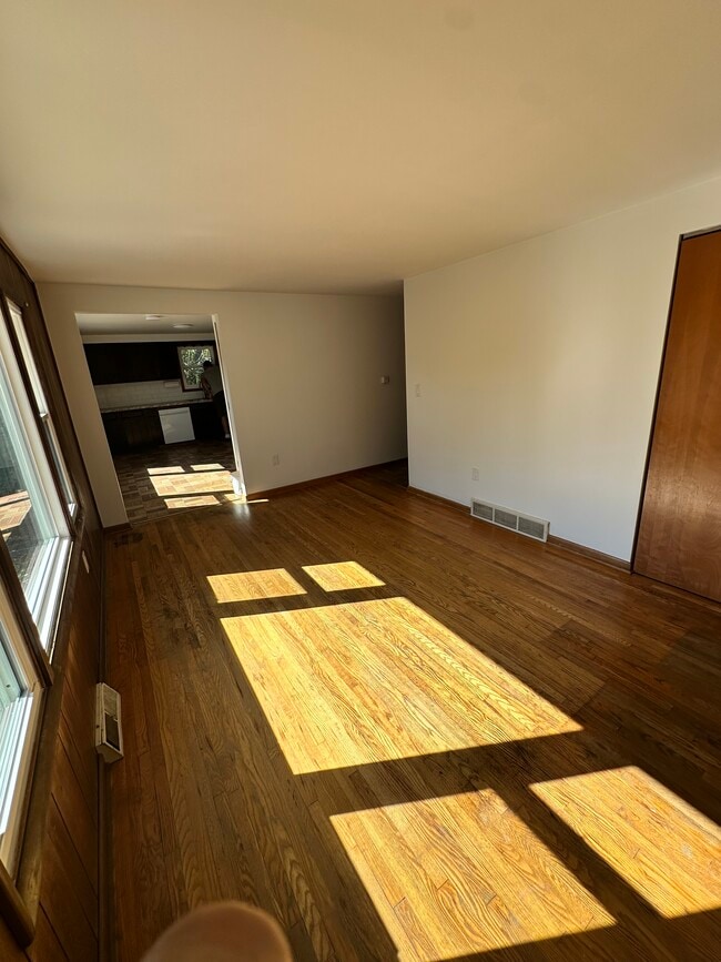 Photo - 350 Seneca Creek Rd Unit Apt