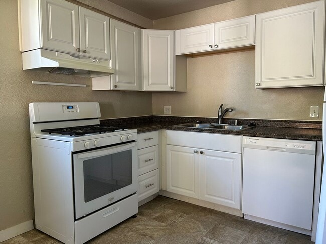 Photo - *683-685 High St Unit *685 High St