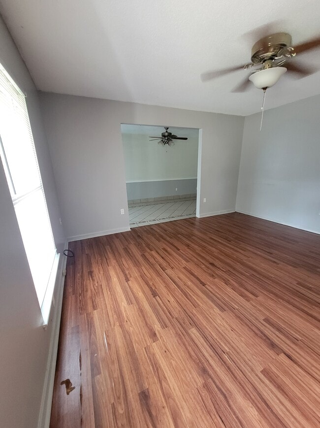 Photo - 318 W Whatley St