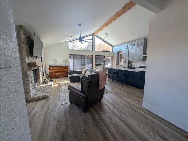 Photo - 306 Deer Creek Cir