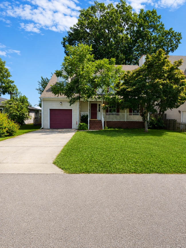 Building Photo - 8824 Hammett Ave