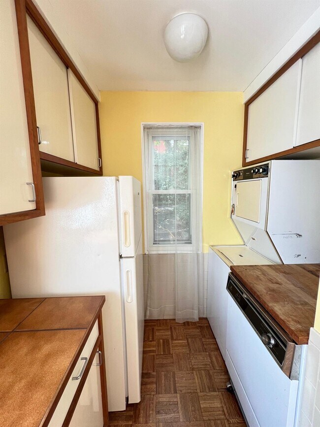 Photo - 10 Packard Ave Unit 1