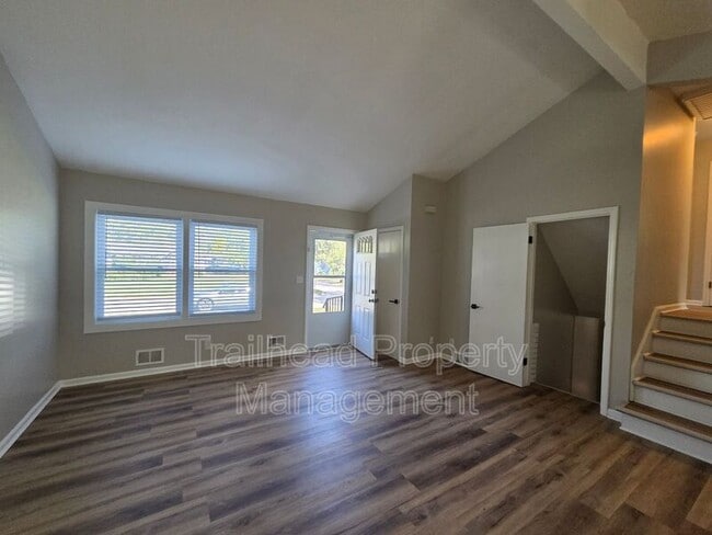 Photo - 505 NE Short St
