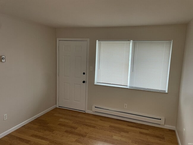 Photo - 1005 N Rogers St Unit B-15