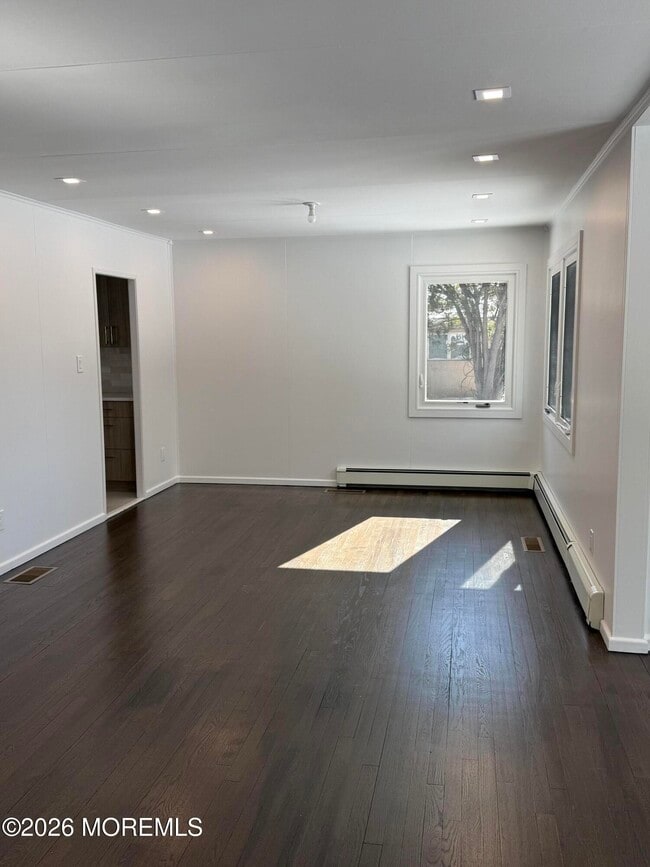 Photo - 474 Monmouth Rd