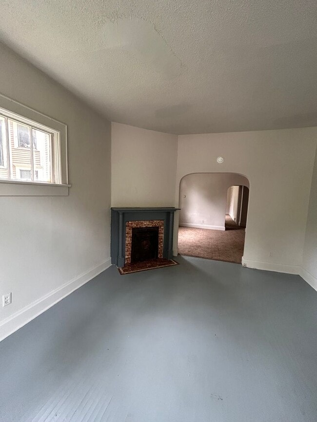 Photo - 308 W Creighton Ave Unit 308 W Creighton