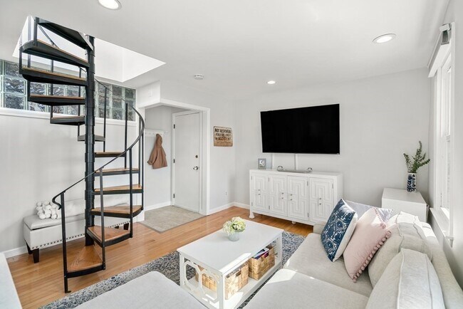 Photo - 48-50 Russell St Unit 3A