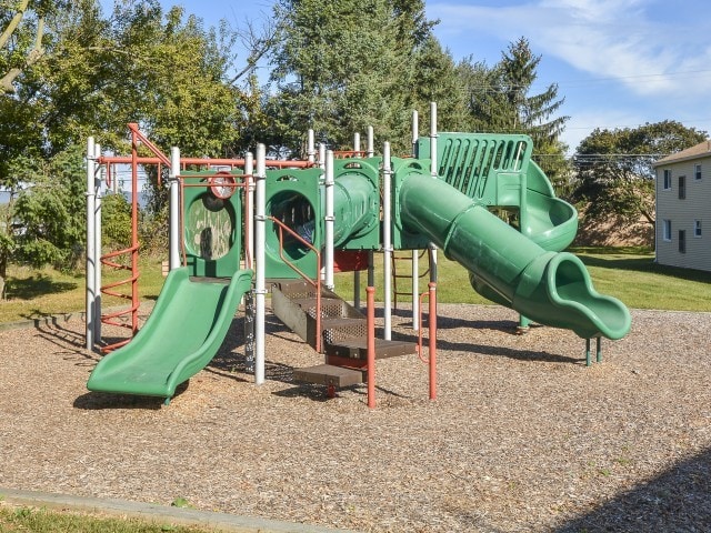 ¡Área de juegos para niños - Carlisle Park Apartments