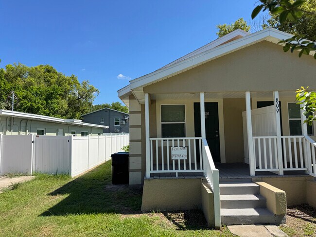 Photo - 809 Bentley St Apartamento Unidad B