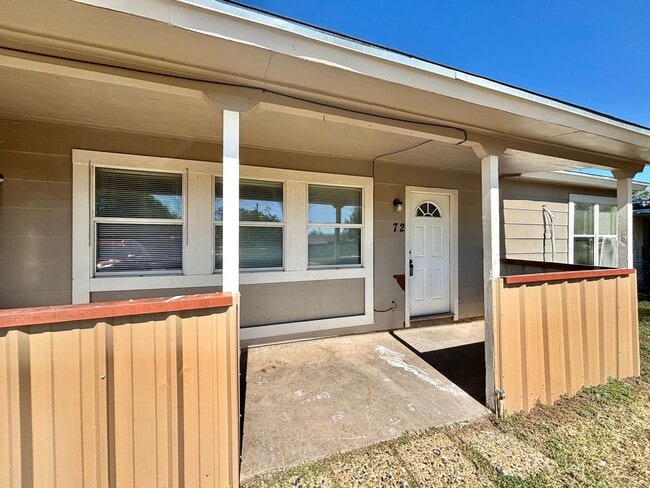 Building Photo - NOW AVAILABLE - Charming Updated Home Near...