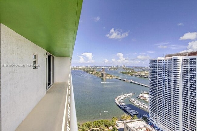 Building Photo - 1756 N Bayshore Dr Unit 38E