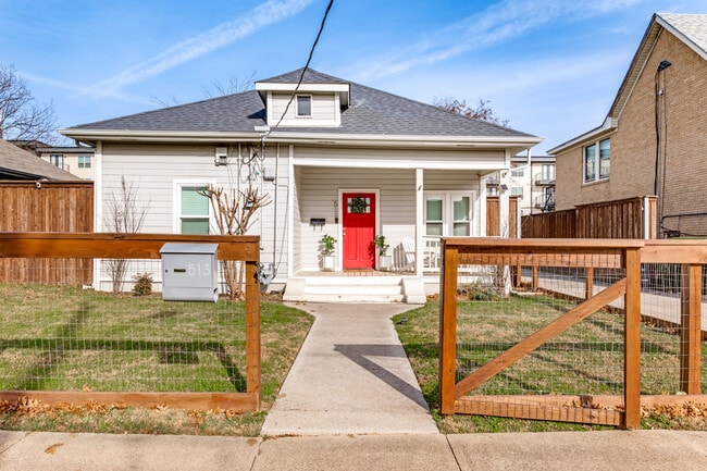 Building Photo - 513 Melba St