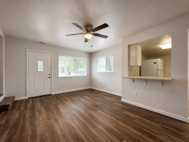 Photo - 524 W 1st Ave