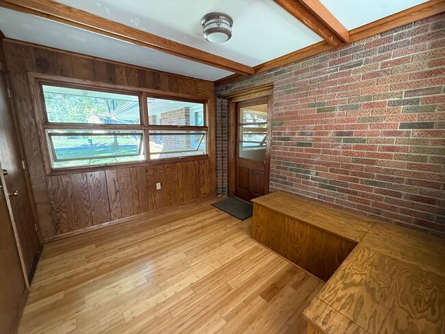 Photo - 7036 Willow Ln