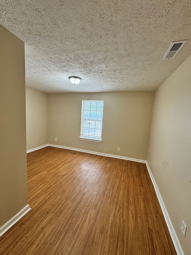 Photo - 302 Olive St Unit 202