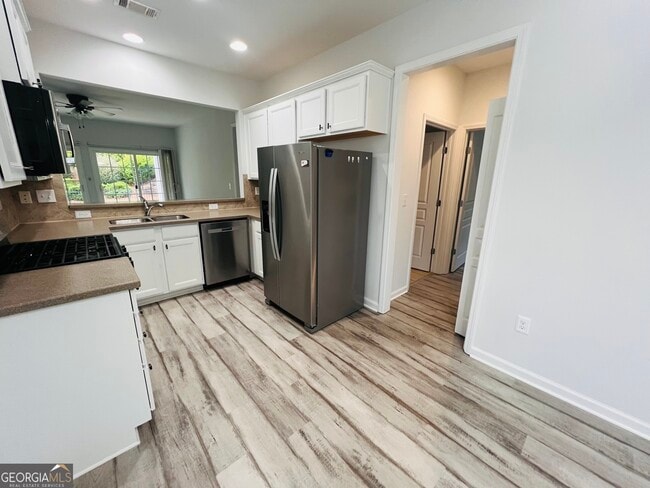Photo - 164 Begonia Ct